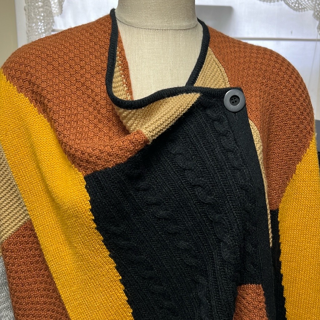 Hinge Knit Wrap